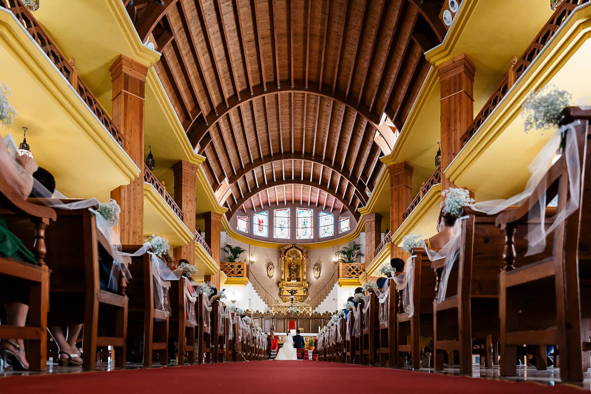 Ceremonia religiosa de boda en la Iglesia Santa María del Mar en Torremolinos