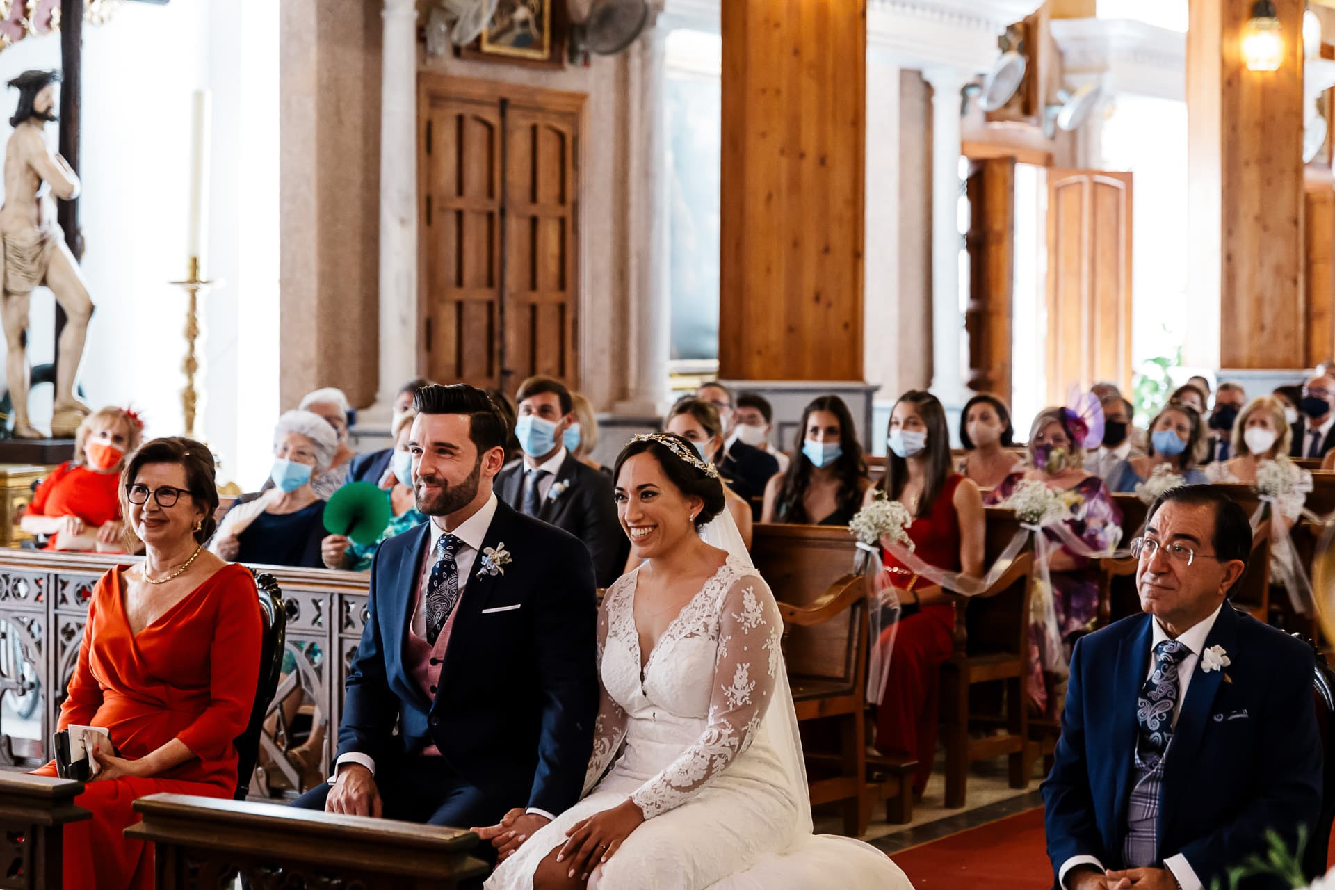 Ceremonia religiosa de boda en la Iglesia Santa María del Mar en Torremolinos