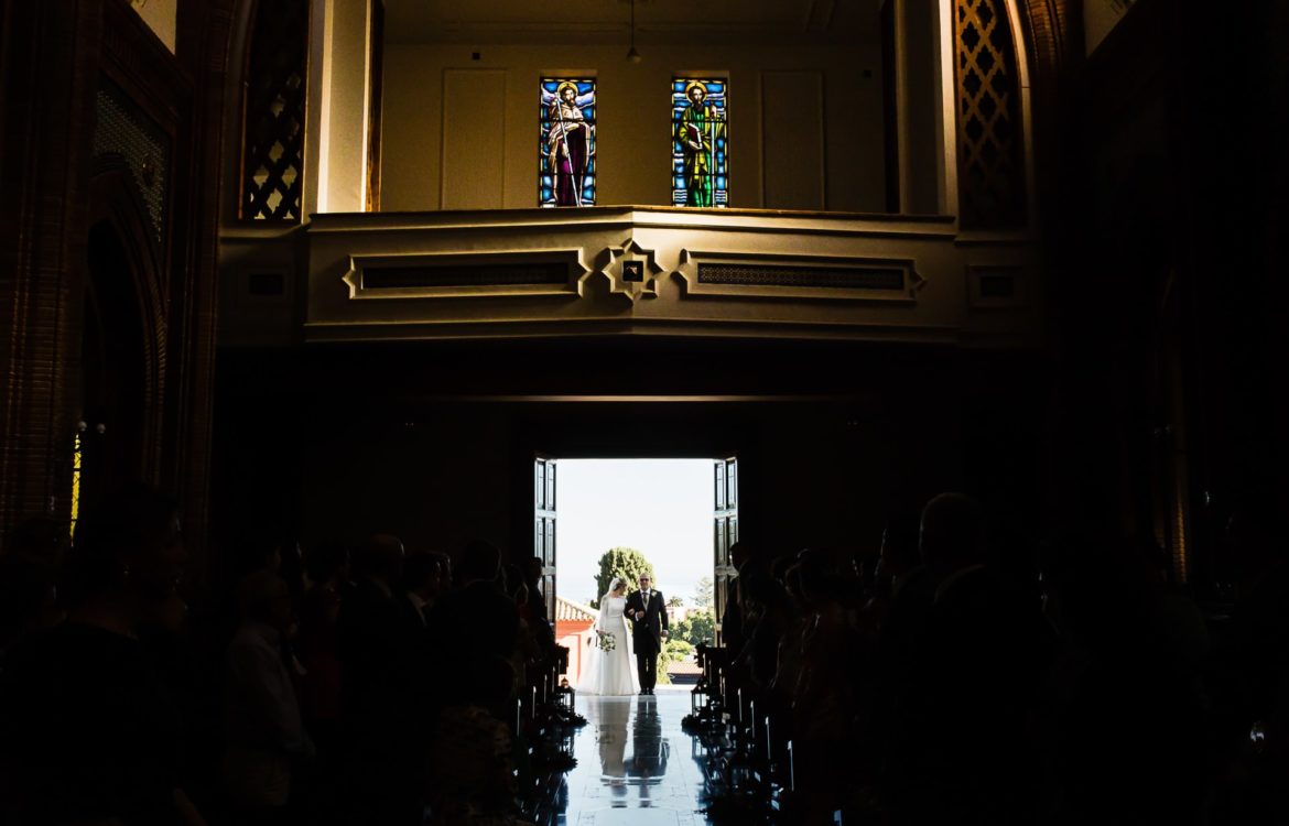 El arte de la fotografía de bodas de estilo documental: más allá de los posados